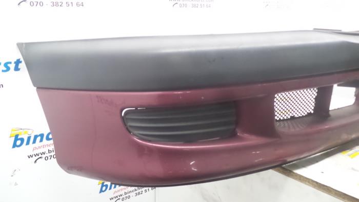 Front bumper from a Toyota Avensis (T22) 1.6 16V 1998
