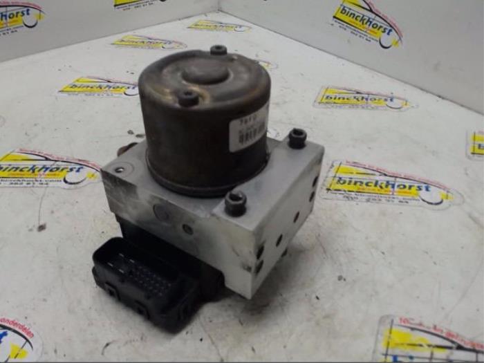 Usagé Pompe ABS Suzuki Alto (RF410) 1.1 16V Prix € 84,00 Règlement à la marge proposé par Binckhorst BV