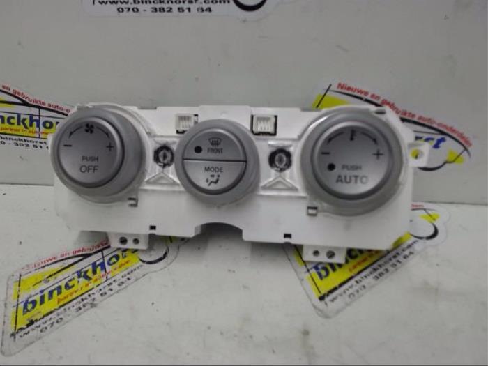 Heater control panel from a Mazda 6 Sportbreak (GY19/89) 1.8i 16V 2003