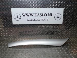 Gebrauchte A-Säule Abdeckkappe rechts Mercedes SL (R230) 5.0 SL-500 V8 24V Preis auf Anfrage angeboten von kaslo auto parts
