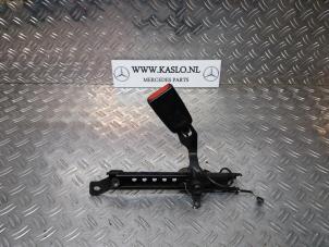 Usagé Insertion ceinture de sécurité arrière gauche Mercedes S (W221) Prix sur demande proposé par kaslo auto parts
