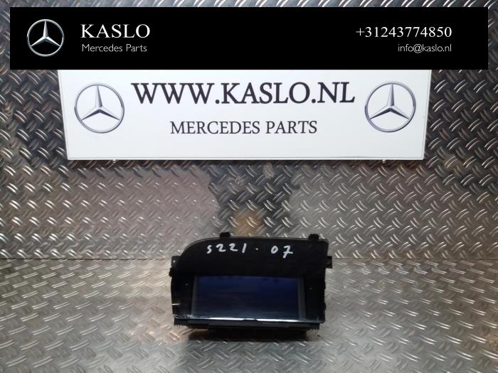 Begagnade Innerdisplay Mercedes S (W221) 3.0 S-320 CDI 24V Pris € 100,00 Marginaltabell erbjuds av kaslo auto parts
