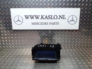 Usagé Affichage intérieur Mercedes S (W221) 3.0 S-320 CDI 24V Prix € 100,00 Règlement à la marge proposé par kaslo auto parts