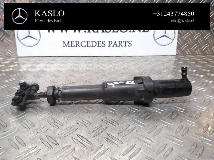 Używane Spryskiwacz reflektorów Mercedes S (W220) 4.3 S-430 V8 24V Cena € 25,00 Procedura marży oferowane przez kaslo auto parts