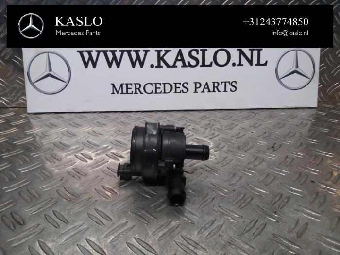 Begagnade Extra vattenpump Mercedes A (W176) 1.5 A-180 CDI, A-180d 16V Pris € 40,00 Marginaltabell erbjuds av kaslo auto parts