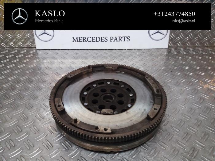 Begagnade Tvåmassesvänghjul Mercedes A (W176) 1.5 A-180 CDI, A-180d 16V Pris € 250,00 Marginaltabell erbjuds av kaslo auto parts