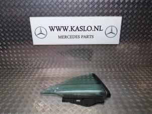 Używane Trójkatna szyba prawy tyl Mercedes SL (R230) 5.0 SL-500 V8 24V Cena na żądanie oferowane przez kaslo auto parts