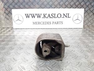 Używane Wspornik silnika Mercedes A (W169) 1.5 A-150 Cena na żądanie oferowane przez kaslo auto parts