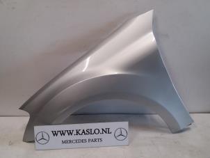 Used Front wing, left Mercedes ML II (164/4JG) 3.0 ML-280 CDI 4-Matic V6 24V Price € 250,00 Margin scheme offered by kaslo auto parts