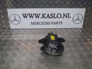 Used Fog light, front left Mercedes ML II (164/4JG) 3.0 ML-280 CDI 4-Matic V6 24V Price on request offered by kaslo auto parts