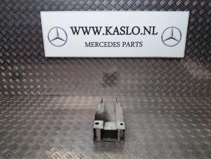 Gebrauchte Stoßstangenstütze links vorne Mercedes C (W204) 2.2 C-220 CDI 16V Preis auf Anfrage angeboten von kaslo auto parts