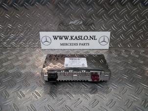 Used Radio module Mercedes E (W212) E-300 BlueTec Hybrid V6 24V Price € 100,00 Margin scheme offered by kaslo auto parts