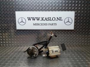 Usagé Pompe carburant électrique Mercedes C (W203) 1.8 C-180K 16V Prix sur demande proposé par kaslo auto parts