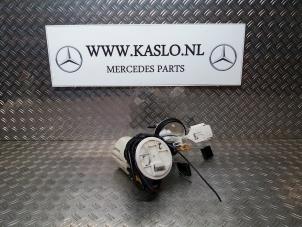 Usados Bomba eléctrica de combustible Mercedes E (W211) 2.2 E-220 CDI 16V Precio de solicitud ofrecido por kaslo auto parts