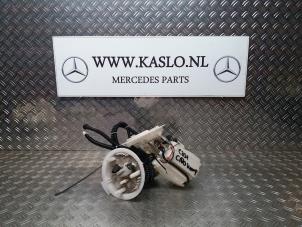 Usados Bomba eléctrica de combustible Mercedes C (W204) 1.8 C-180K 16V Precio € 100,00 Norma de margen ofrecido por kaslo auto parts