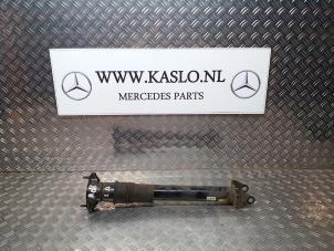 Used Rear shock absorber, left Mercedes R (W251) 3.0 320 CDI 24V 4-Matic Price on request offered by kaslo auto parts
