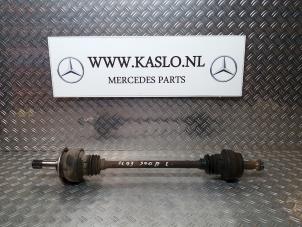 Usagé Arbre de transmission arrière gauche Mercedes SL (R230) 5.0 SL-500 V8 24V Prix sur demande proposé par kaslo auto parts