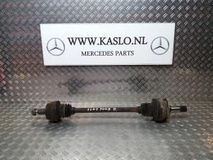 Usagé Arbre de transmission arrière droit Mercedes SL (R230) 5.0 SL-500 V8 24V Prix sur demande proposé par kaslo auto parts