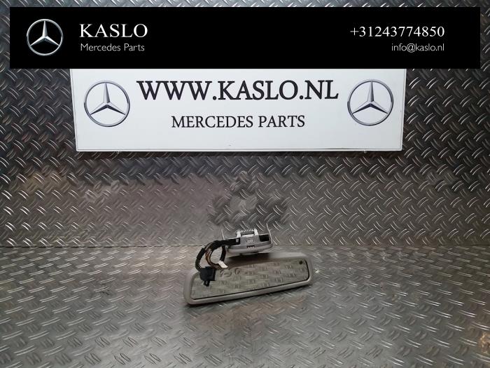 Używane Lusterko wewnetrzne Mercedes SL (R230) 5.0 SL-500 V8 24V Cena € 75,00 Procedura marży oferowane przez kaslo auto parts