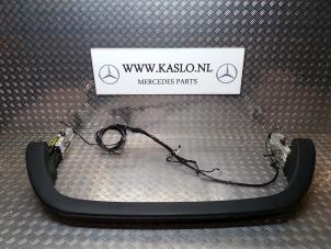 Używane Palak ochronny Mercedes SL (R230) 5.0 SL-500 V8 24V Cena na żądanie oferowane przez kaslo auto parts
