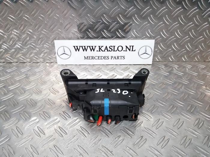 Fuse box Mercedes SL 5.0 SL500 V8 24V A2305450801