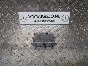 Gebrauchte Antennenverstärker Mercedes SL (R230) 5.0 SL-500 V8 24V Preis € 30,00 Margenregelung angeboten von kaslo auto parts