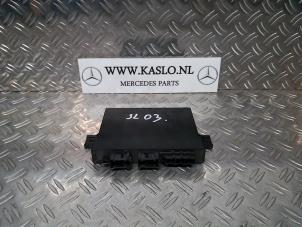 Używane Modul keyless vehicle Mercedes SL (R230) 5.0 SL-500 V8 24V Cena € 100,00 Procedura marży oferowane przez kaslo auto parts