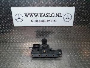 Used Rear seatbelt, left Mercedes SL (R230) 5.0 SL-500 V8 24V Price on request offered by kaslo auto parts
