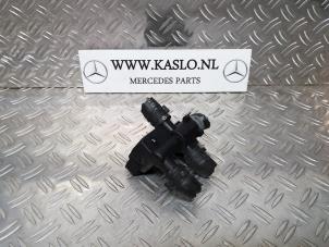 Usagé Robinet chauffage électrique Mercedes SL (R230) 5.0 SL-500 V8 24V Prix sur demande proposé par kaslo auto parts