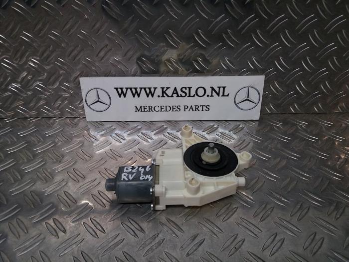 Silnik szyby drzwiowej z Mercedes-Benz B (W246,242) 1.8 B-200 CDI BlueEFFICIENCY 16V 2014