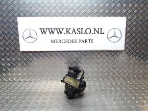 Usados Bomba de diésel Mercedes E (W211) 3.0 E-320 CDI V6 24V Precio € 175,00 Norma de margen ofrecido por kaslo auto parts