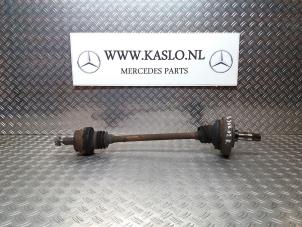 Usagé Arbre de transmission arrière droit Mercedes SL (R230) 5.0 SL-500 V8 24V Prix sur demande proposé par kaslo auto parts