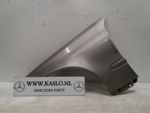 Gebrauchte Kotflügel links vorne Mercedes CLC (C203) 1.8 180 Kompressor 16V Preis auf Anfrage angeboten von kaslo auto parts