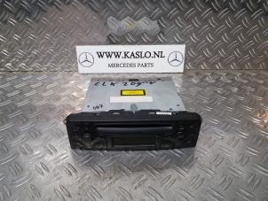Gebrauchte CD Spieler Mercedes CLK (W209) 2.6 240 V6 18V Preis € 40,00 Margenregelung angeboten von kaslo auto parts
