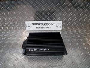 Used Radio amplifier Mercedes CLK (W209) 2.6 240 V6 18V Price on request offered by kaslo auto parts