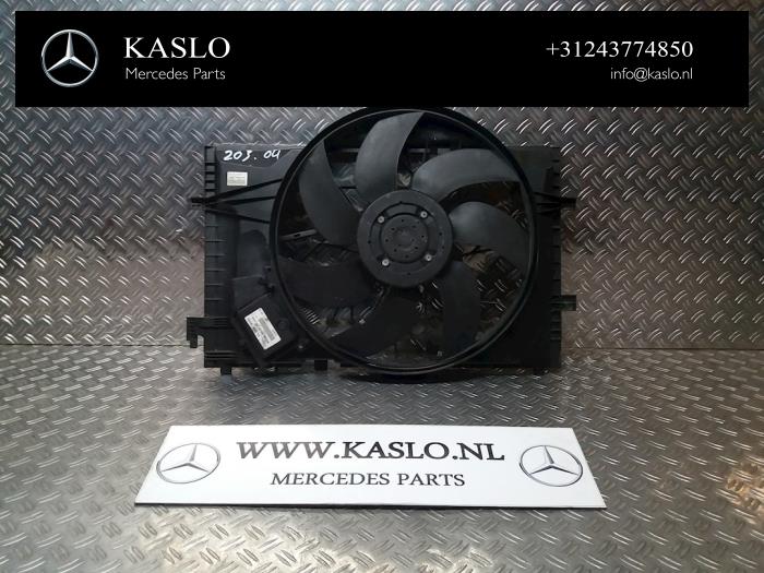 Gebrauchte Kühlerventilator Mercedes C (W203) 2.2 C-200 CDI 16V Preis auf Anfrage angeboten von kaslo auto parts