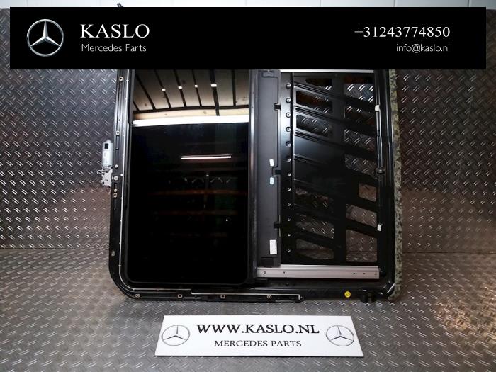 Używane Szyba szyberdachu Mercedes CLS (C219) 320 CDI 24V Cena na żądanie oferowane przez kaslo auto parts
