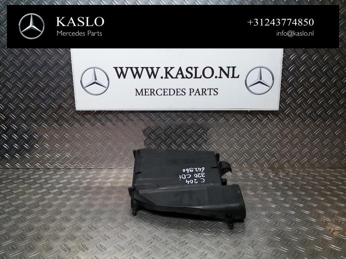 Begagnade Luftfilterhus Mercedes C (W204) 3.0 C-320 CDI V6 24V Pris på förfrågan erbjuds av kaslo auto parts