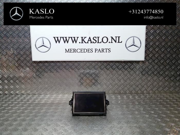 Begagnade Innerdisplay Mercedes C (C204) 1.8 C-180 CGI 16V BlueEfficiency Pris € 100,00 Marginaltabell erbjuds av kaslo auto parts