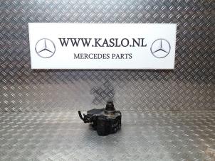 Usados Bomba de alta presión Mercedes E (W212) E-220 CDI 16V BlueEfficiency Precio € 175,00 Norma de margen ofrecido por kaslo auto parts