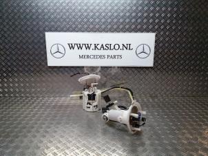 Used Electric fuel pump Mercedes E Estate (S212) E-200 CGI 16V BlueEfficiency Price € 100,00 Margin scheme offered by kaslo auto parts