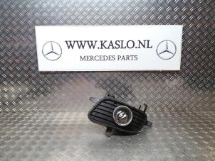 Usagé Plaque de protection feu antibrouillard gauche Mercedes A (W169) 1.7 A-170 Prix sur demande proposé par kaslo auto parts