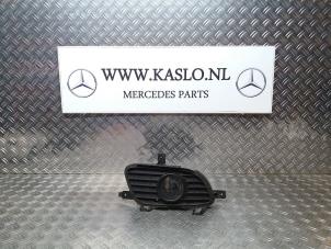 Usagé Plaque de protection feu antibrouillard droit Mercedes A (W169) 1.7 A-170 Prix sur demande proposé par kaslo auto parts