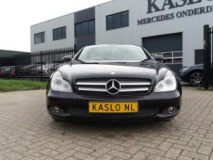 Used Headlight, left Mercedes CLS (C219) 350 CDI 24V Price on request offered by kaslo auto parts