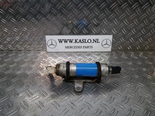 Usagé Pompe carburant électrique Mercedes SL (R230) 5.0 SL-500 V8 24V Prix sur demande proposé par kaslo auto parts