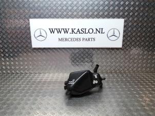 Usagé Réservoir d'huile direction assistée Mercedes SL (R230) 5.0 SL-500 V8 24V Prix sur demande proposé par kaslo auto parts