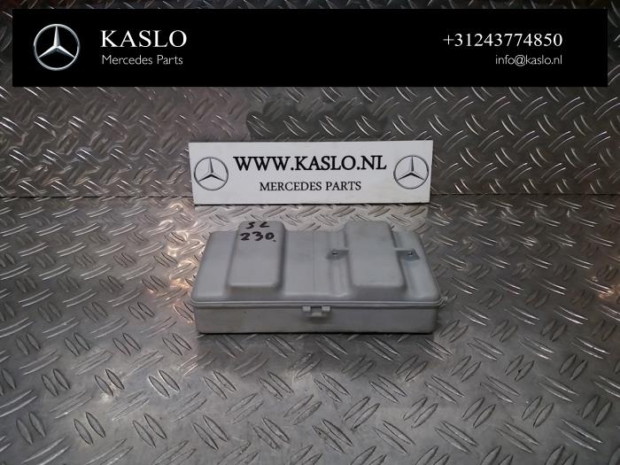 Używane Rózne Mercedes SL (R230) 5.0 SL-500 V8 24V Cena na żądanie oferowane przez kaslo auto parts