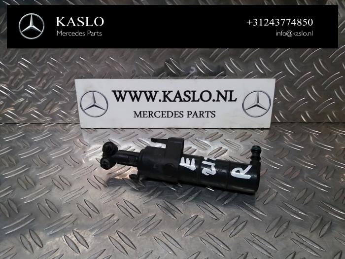 Używane Spryskiwacz reflektorów Mercedes E Estate (S212) E-220 CDI 16V BlueEfficiency,BlueTEC Cena € 25,00 Procedura marży oferowane przez kaslo auto parts