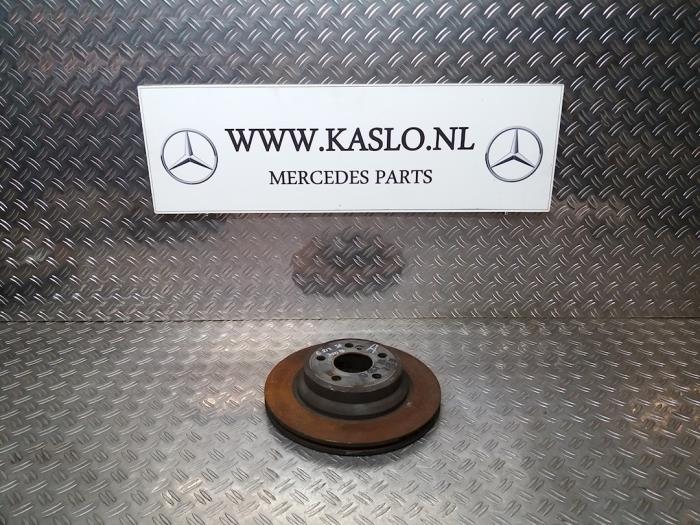 Rear brake disc from a Mercedes-Benz E Estate (S212) E-350 V6 24V 2011