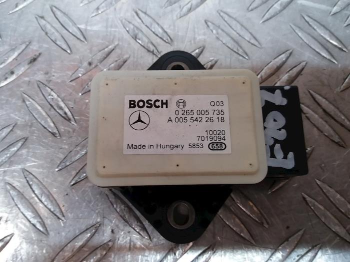 Speed sensor from a Mercedes-Benz E (C207) E-250 CDI 16V 2010